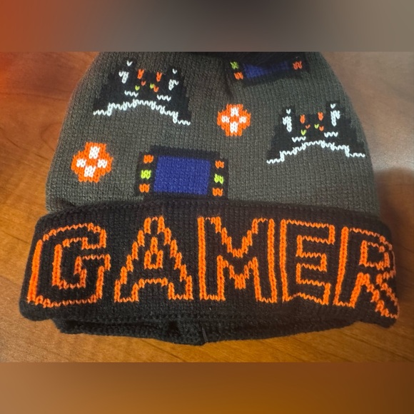 Polar Wear Gamer Beanie and Gloves Set - Picture 2 of 5
